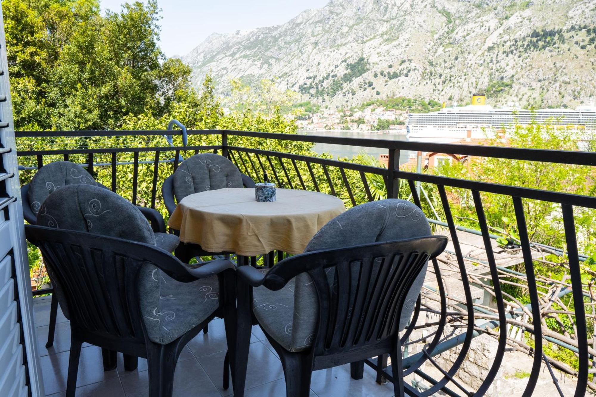 M&B Apartment Kotor Kültér fotó